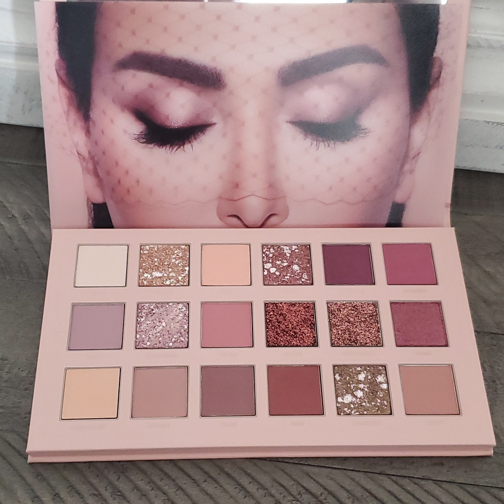 Brand new Huda New Nude palette